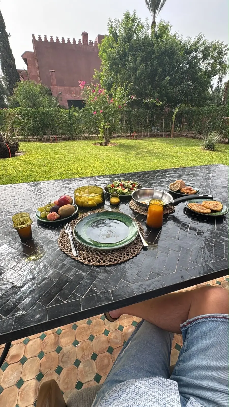 Breakfast in the garden